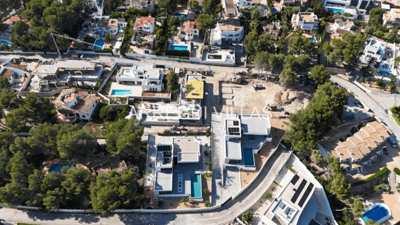 Excepcional villa contemporánea en Moraira con acabados premium, máxima luminosidad y una ubicación privilegiada junto al Mediterráneo