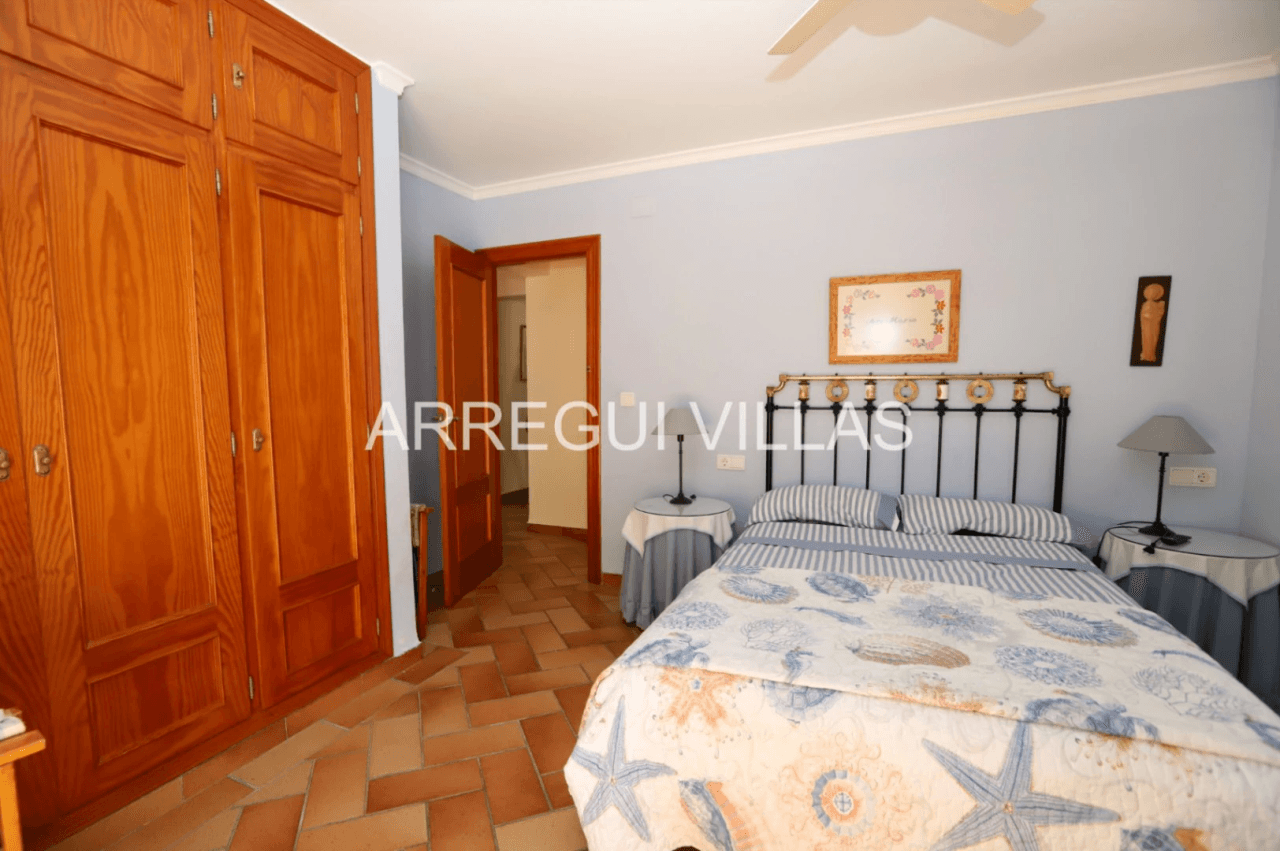 Chalet en venta de 4 habitaciones en Las Rotas, Denia