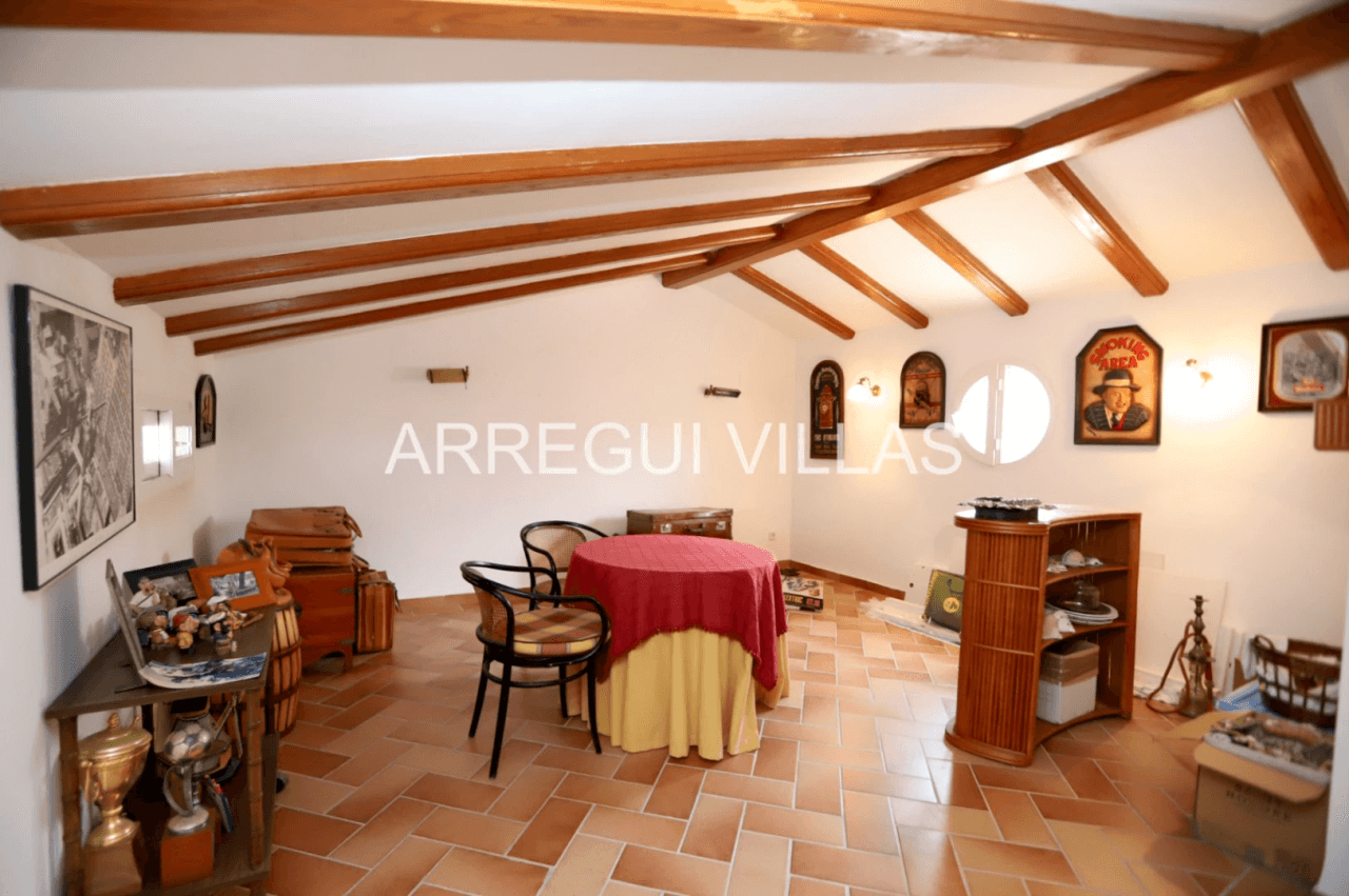 Chalet en venta de 4 habitaciones en Las Rotas, Denia