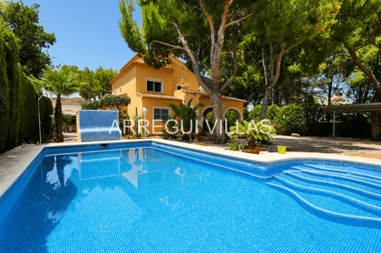 Chalet en venta de 4 habitaciones en Las Rotas, Denia