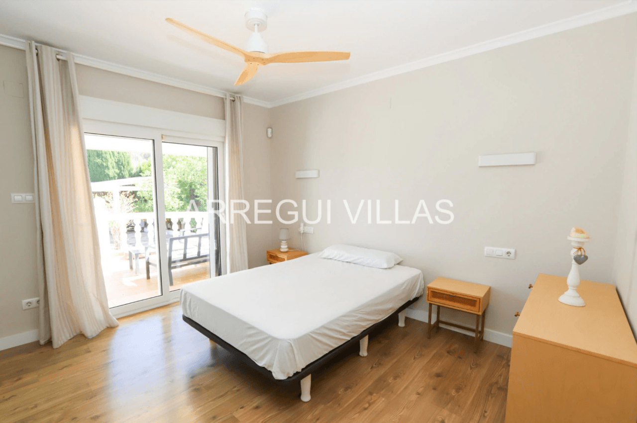Estupenda villa de 3 dormitorios en Dénia - La Pedrera