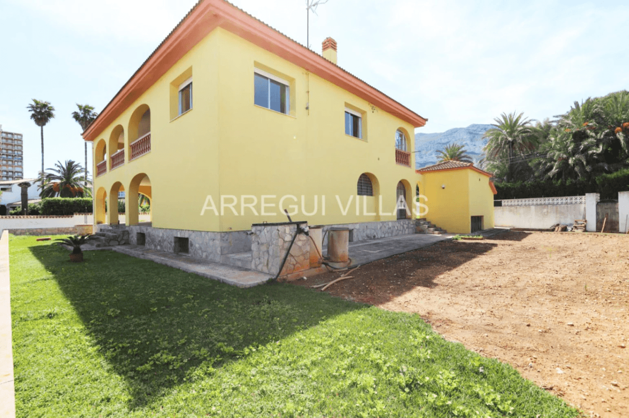 Chalet en venta en Dénia - Marineta Cassiana