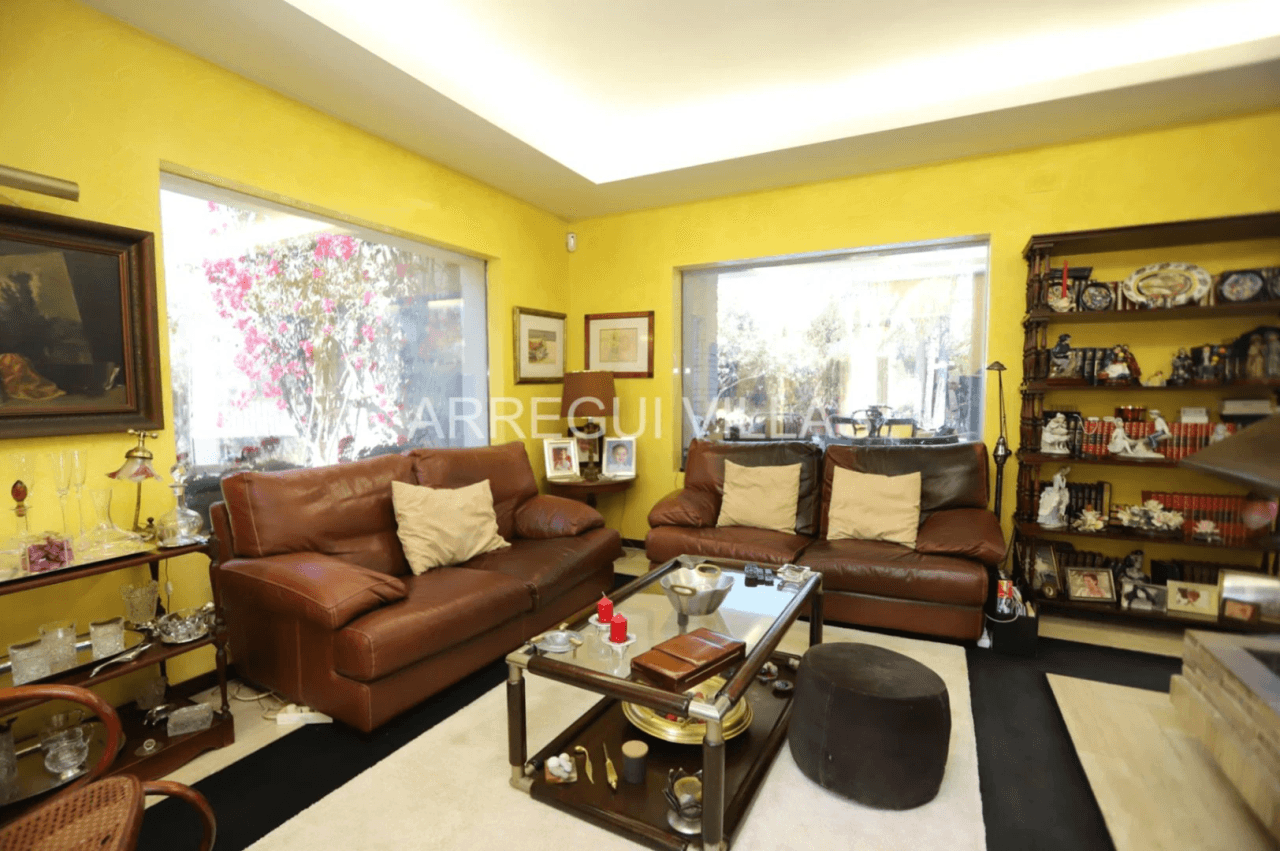 Amplia villa de estilo contemporáneo en Dénia