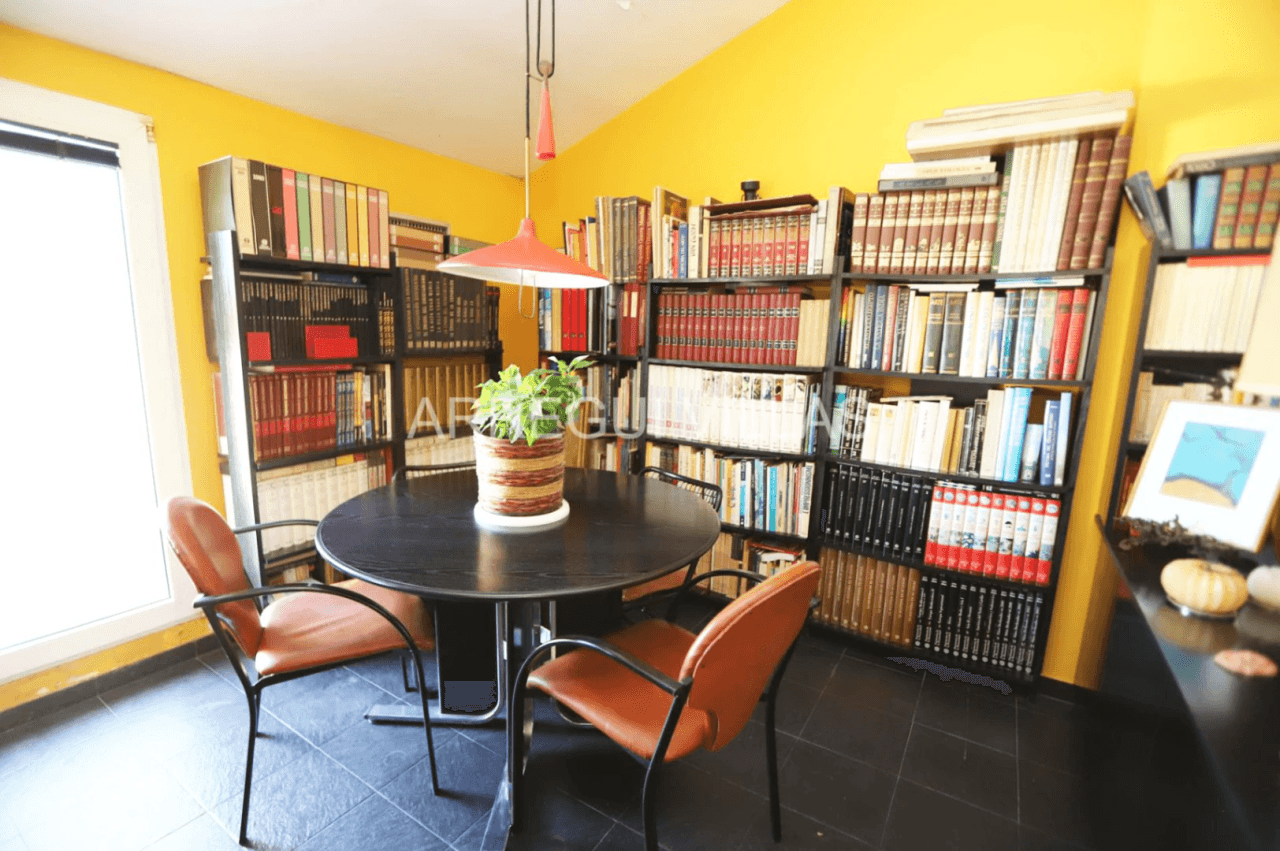 Amplia villa de estilo contemporáneo en Dénia