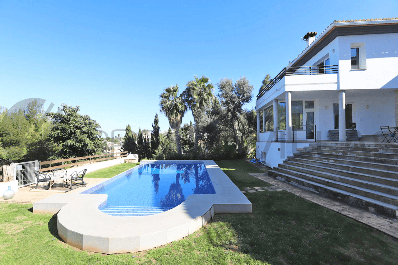 Espectacular villa en venta en el Montgó