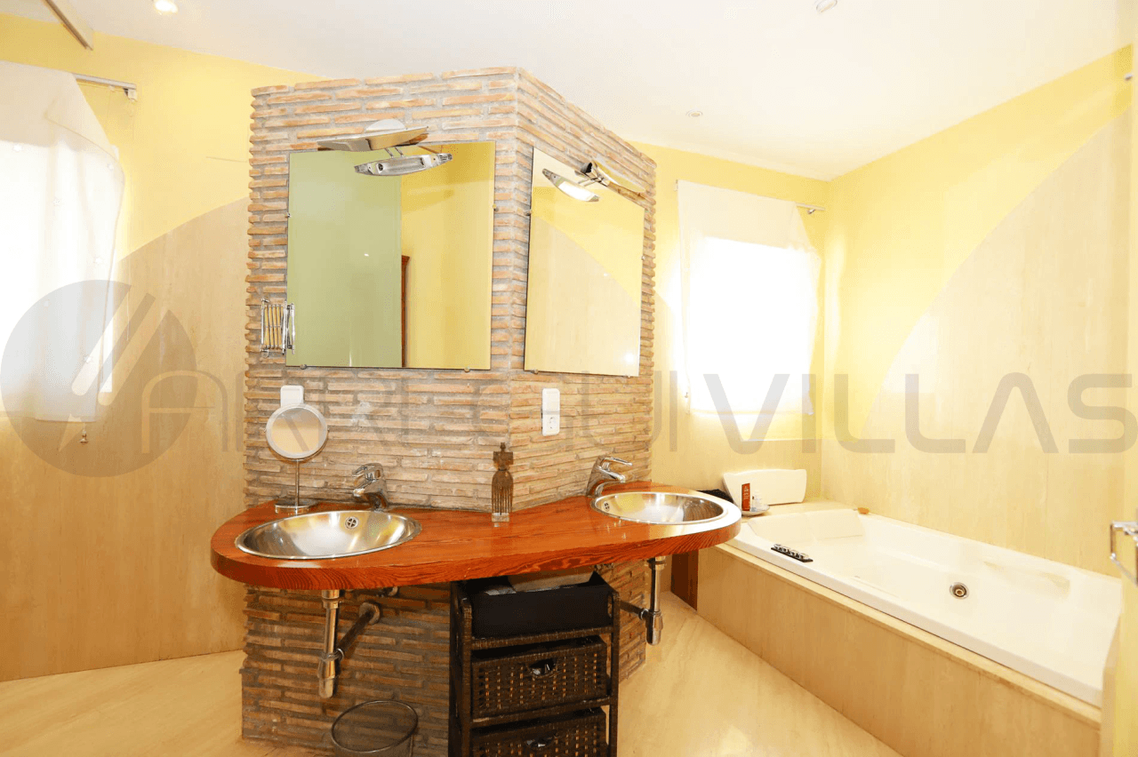 Espectacular villa en venta en el Montgó