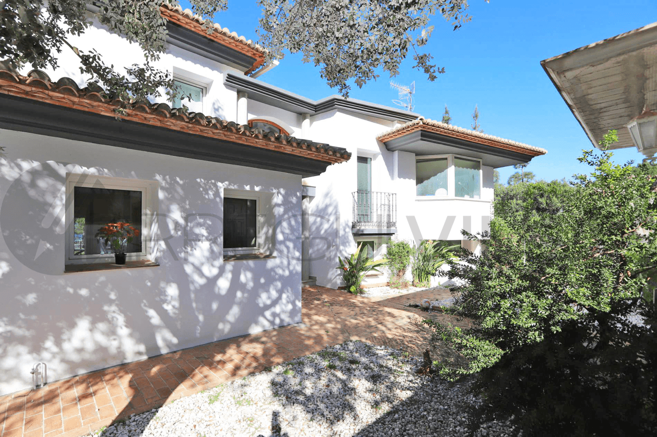 Espectacular villa en venta en el Montgó
