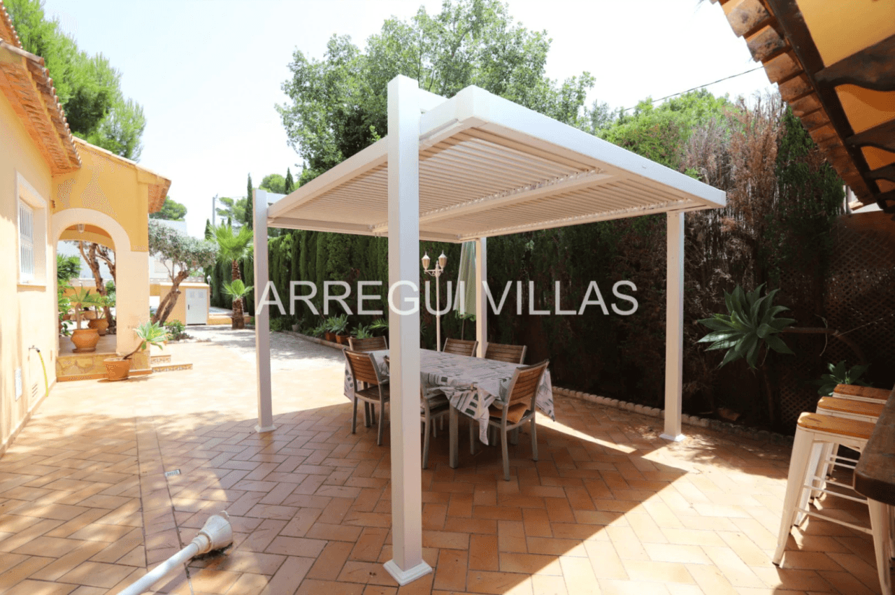 Chalet en venta de 4 habitaciones en Las Rotas, Denia