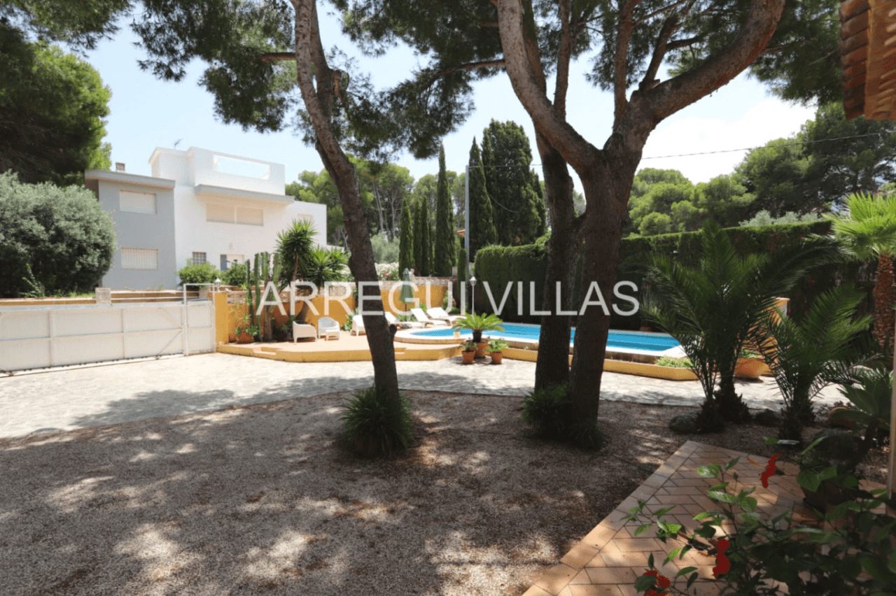 Chalet en venta de 4 habitaciones en Las Rotas, Denia