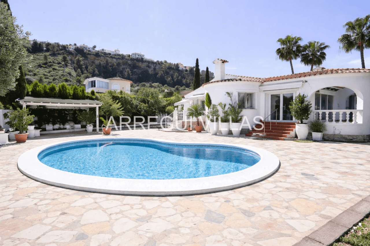Estupenda villa de 3 dormitorios en Dénia - La Pedrera