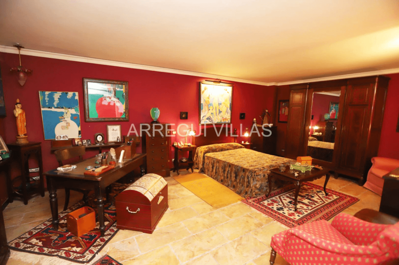 Amplia villa de estilo contemporáneo en Dénia