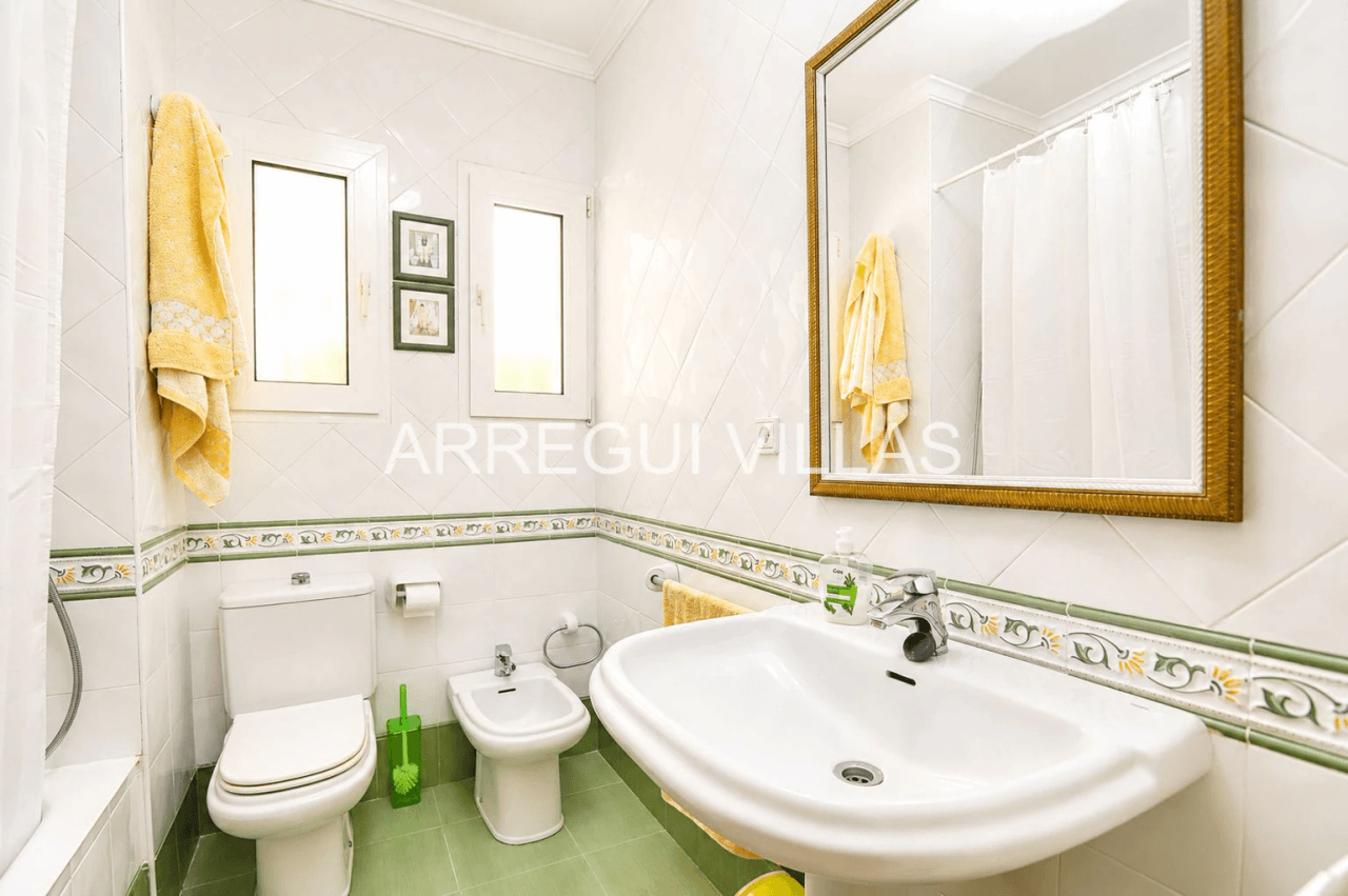 Chalet en venta de 4 habitaciones en Las Rotas, Denia