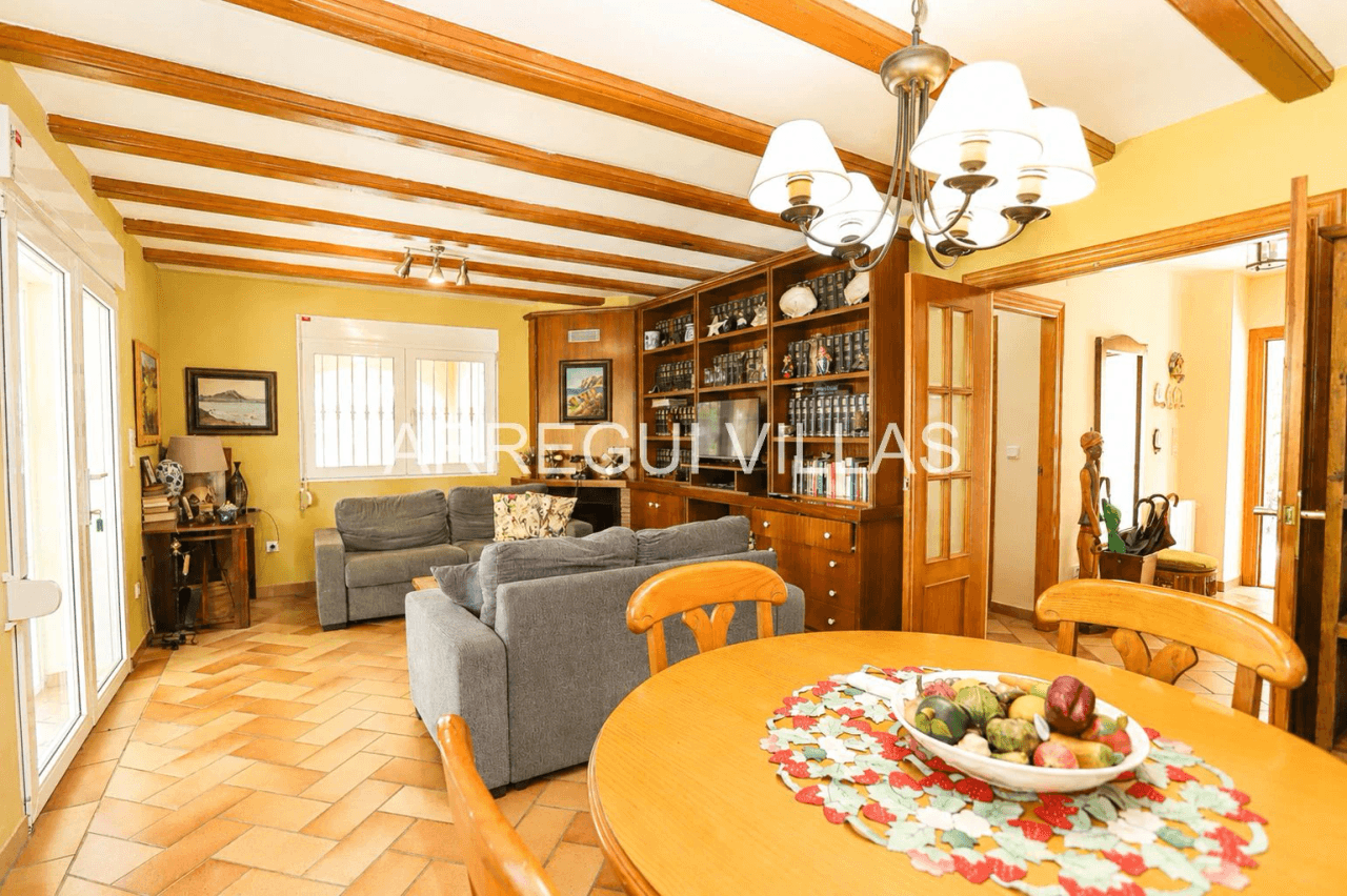 Chalet en venta de 4 habitaciones en Las Rotas, Denia