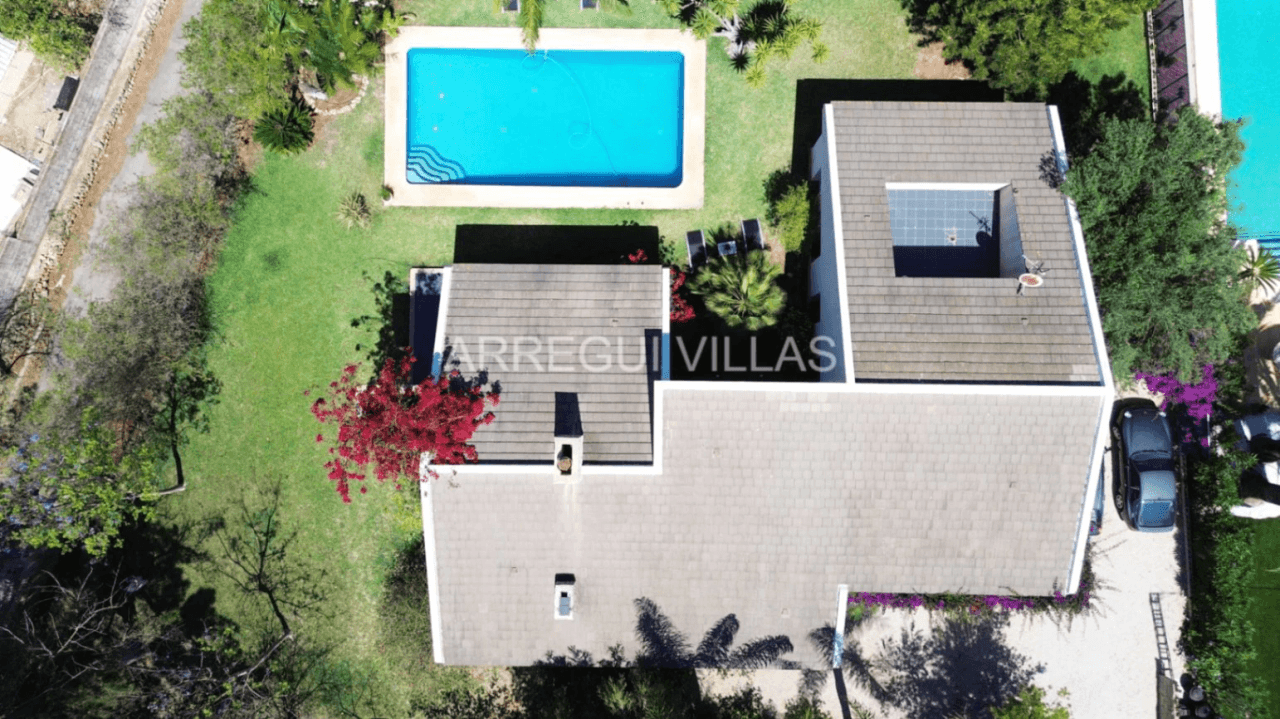 Amplia villa de estilo contemporáneo en Dénia