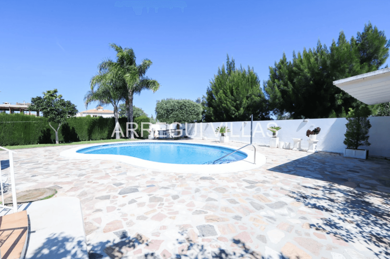 Estupenda villa de 3 dormitorios en Dénia - La Pedrera