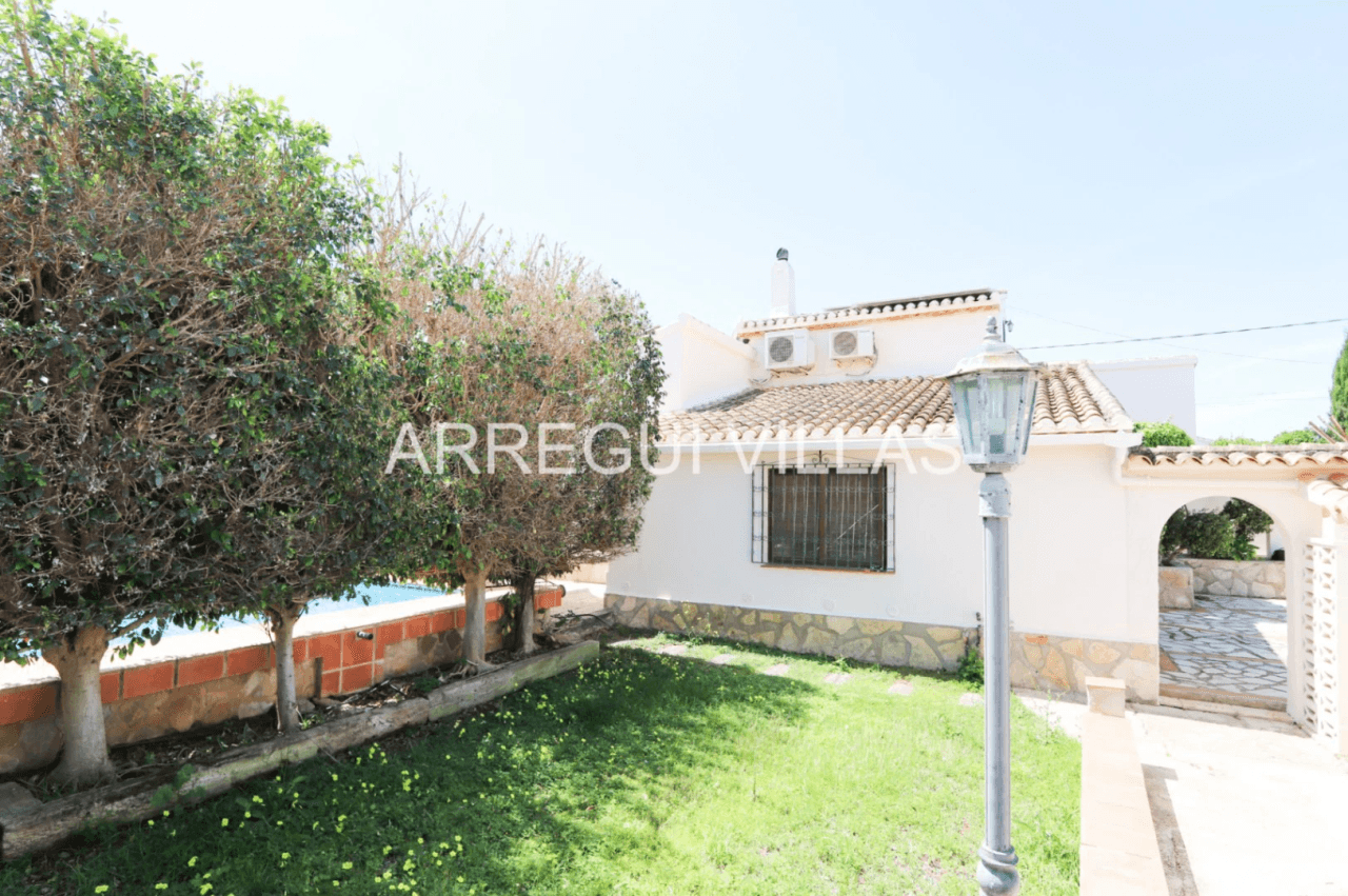 Exclusiva vivienda unifamiliar en Las Alquerias - Denia