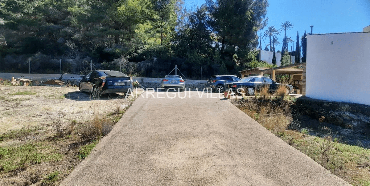 Exclusiva finca en venta en Jávea con 4 dormitorios, piscina privada y amplia parcela