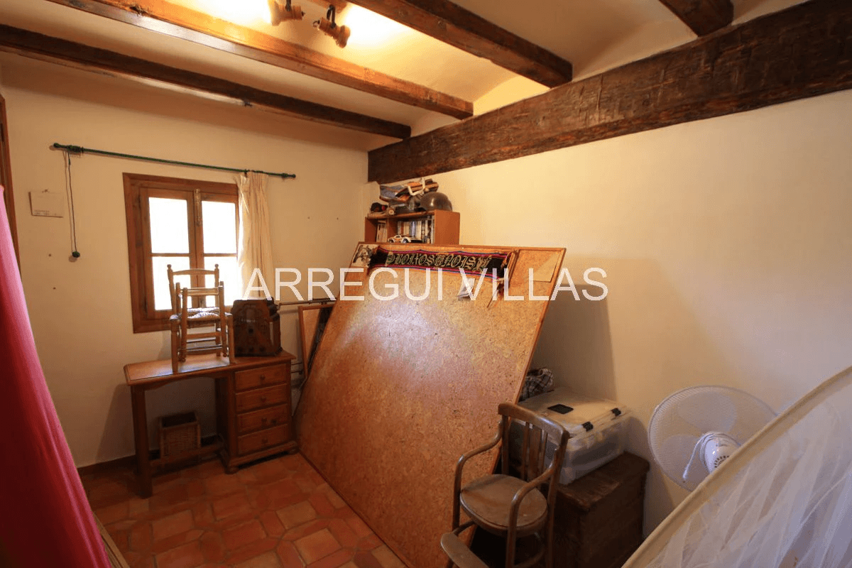 Exclusiva finca en venta en Jávea con 4 dormitorios, piscina privada y amplia parcela