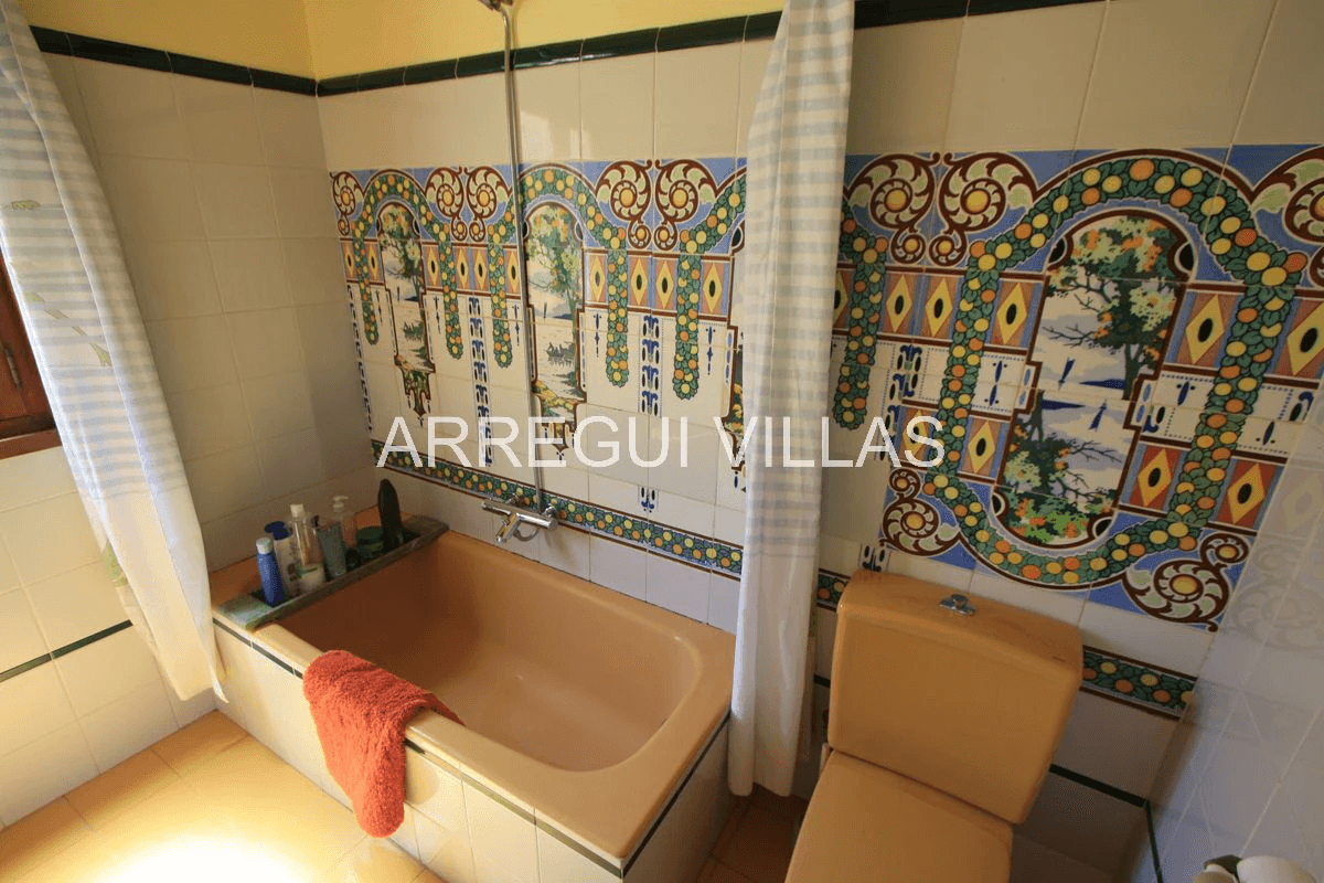 Exclusiva finca en venta en Jávea con 4 dormitorios, piscina privada y amplia parcela
