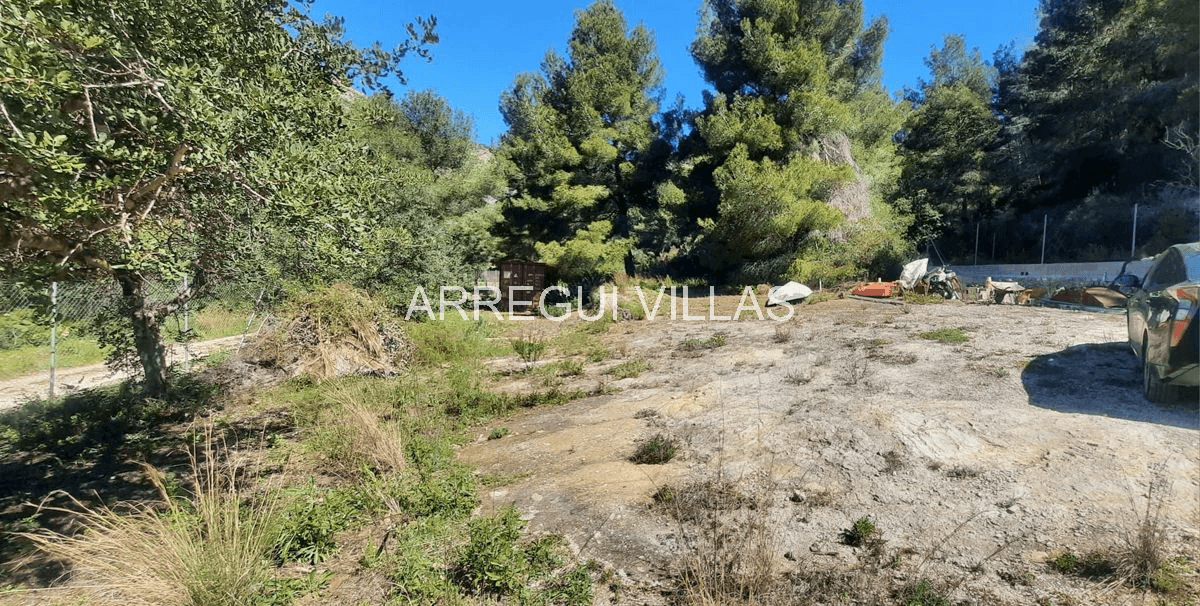 Exclusiva finca en venta en Jávea con 4 dormitorios, piscina privada y amplia parcela