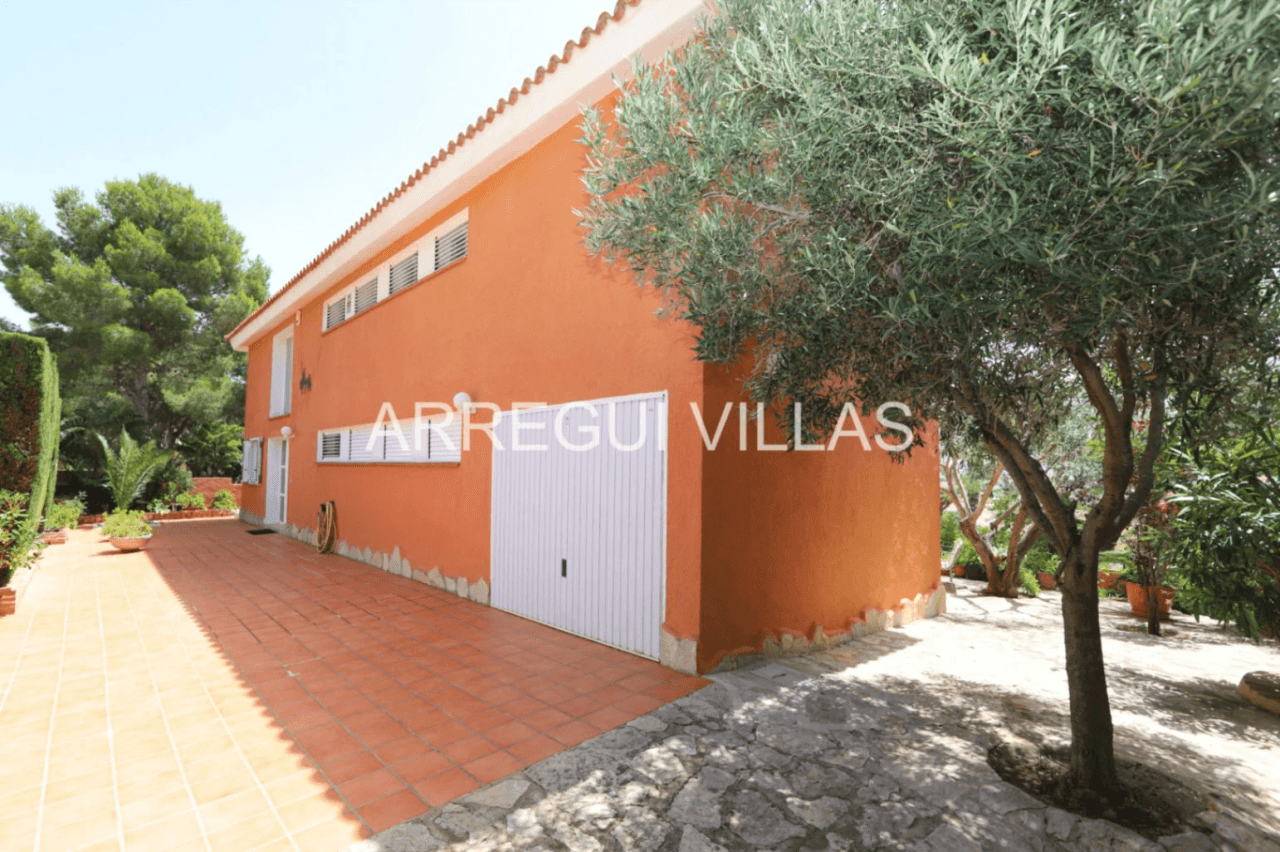Villa con vistas al mar, piscina privada y amplios espacios en Cumbres del Sol - Benitachell