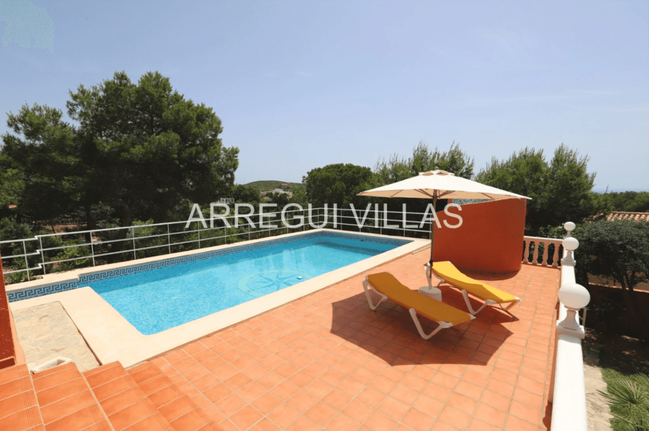 Villa con vistas al mar, piscina privada y amplios espacios en Cumbres del Sol - Benitachell