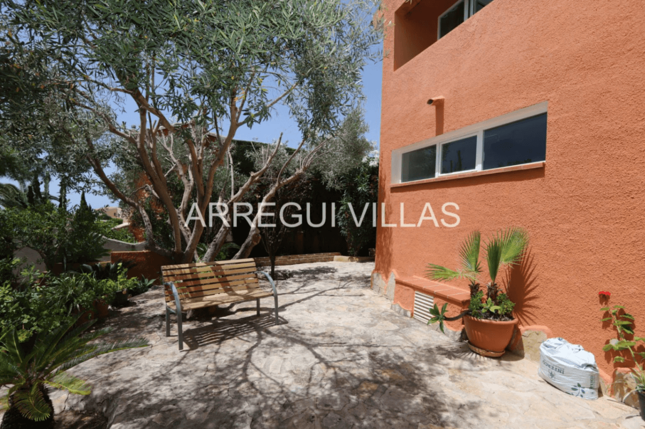 Villa con vistas al mar, piscina privada y amplios espacios en Cumbres del Sol - Benitachell