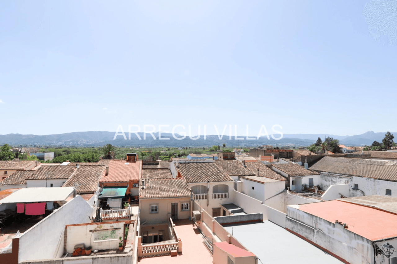 Ático dúplex con terraza en el corazón de Beniarbeig