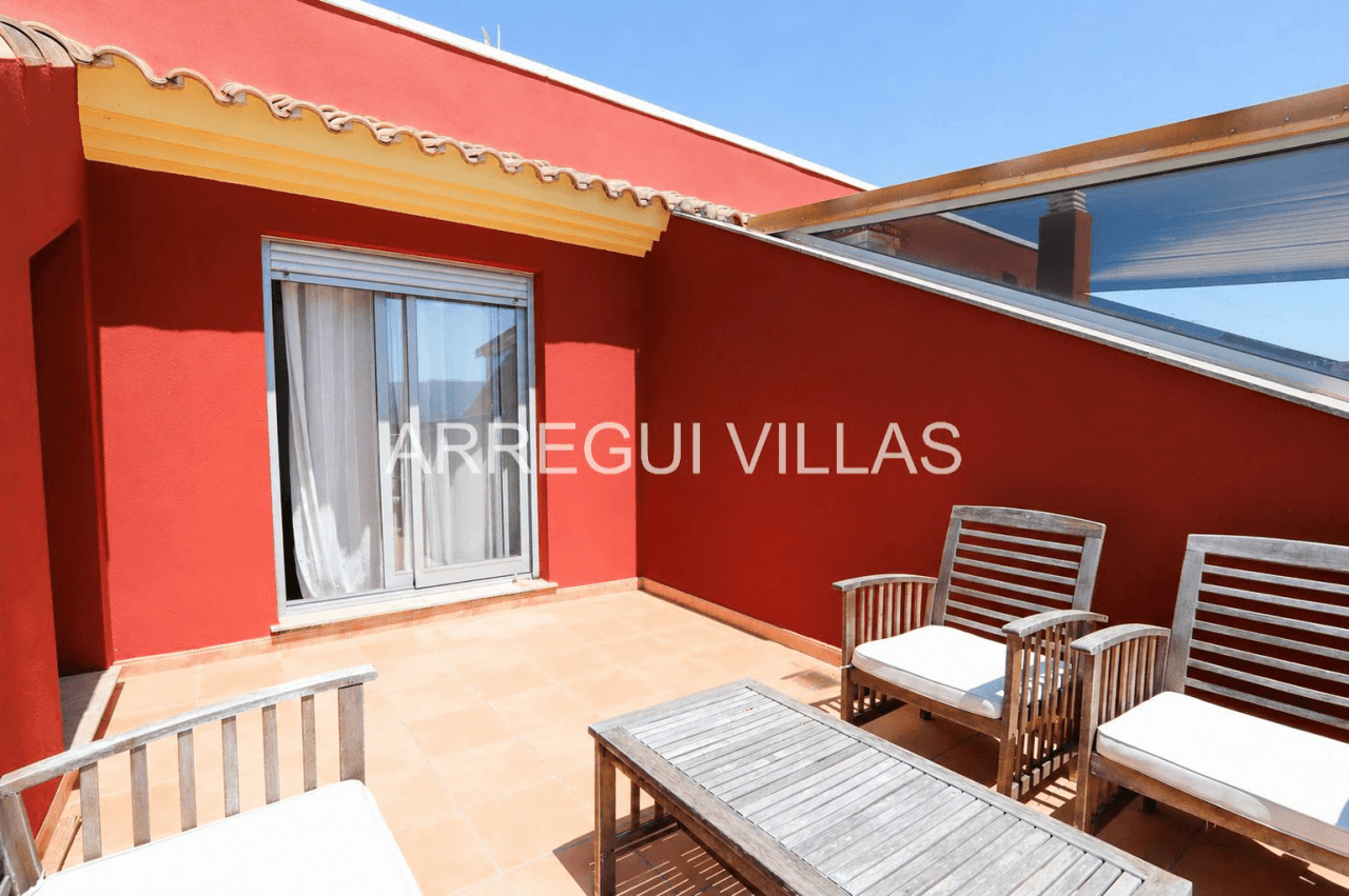 Ático dúplex con terraza en el corazón de Beniarbeig