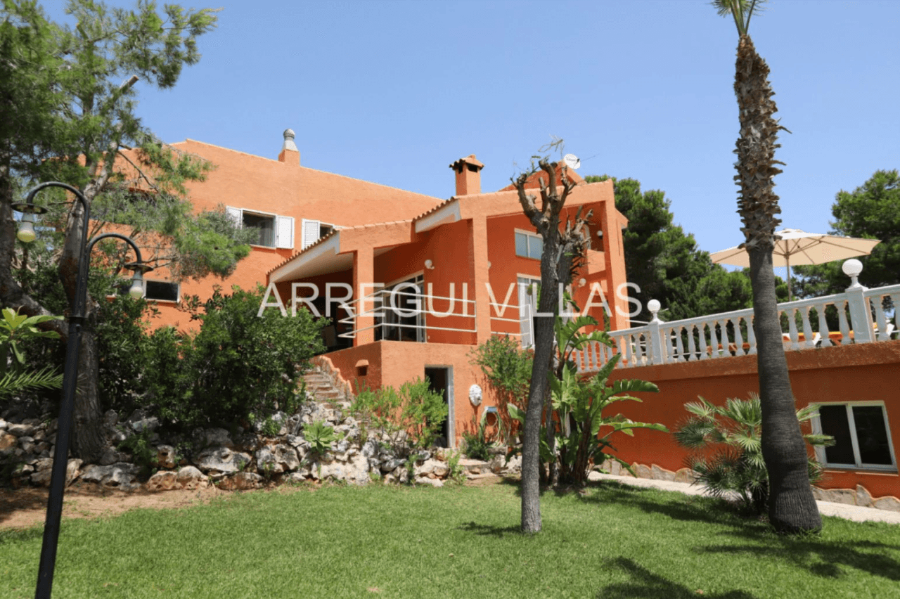 Villa con vistas al mar, piscina privada y amplios espacios en Cumbres del Sol - Benitachell