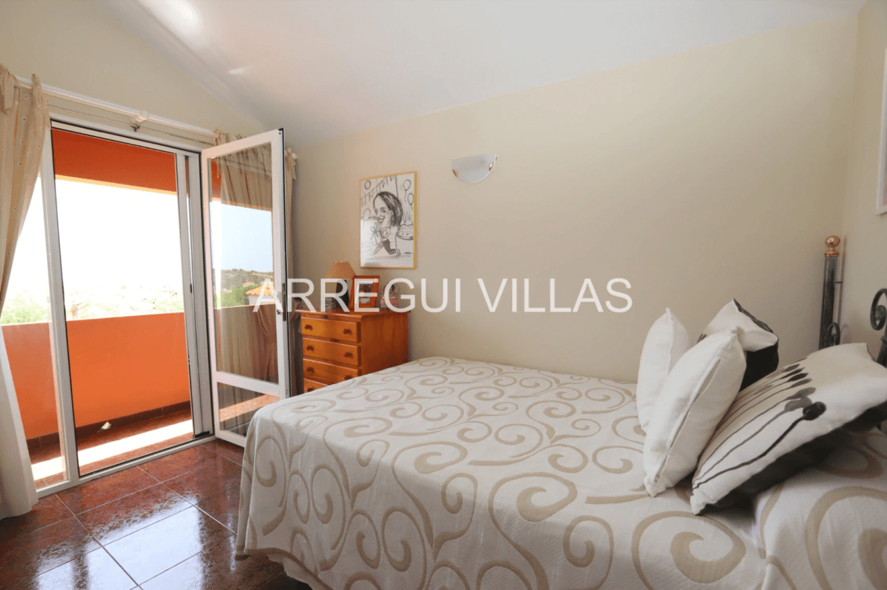 Villa con vistas al mar, piscina privada y amplios espacios en Cumbres del Sol - Benitachell