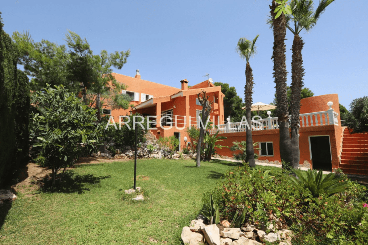 Villa con vistas al mar, piscina privada y amplios espacios en Cumbres del Sol - Benitachell