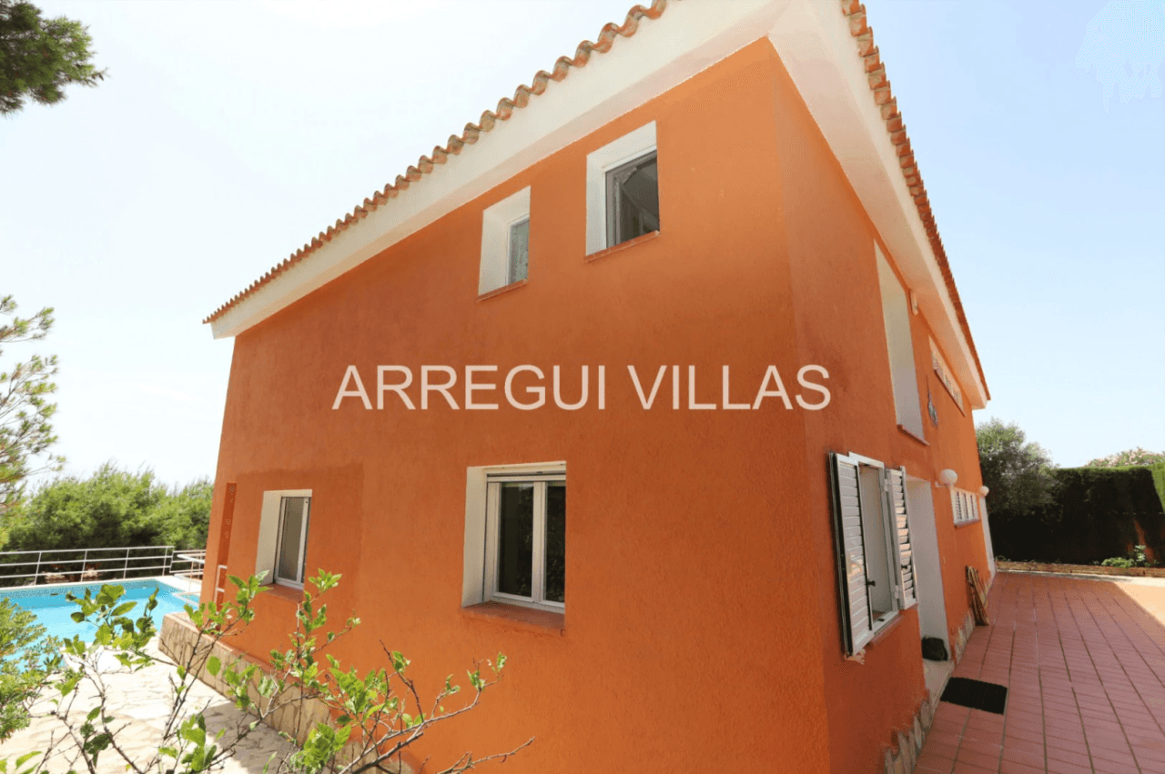 Villa con vistas al mar, piscina privada y amplios espacios en Cumbres del Sol - Benitachell