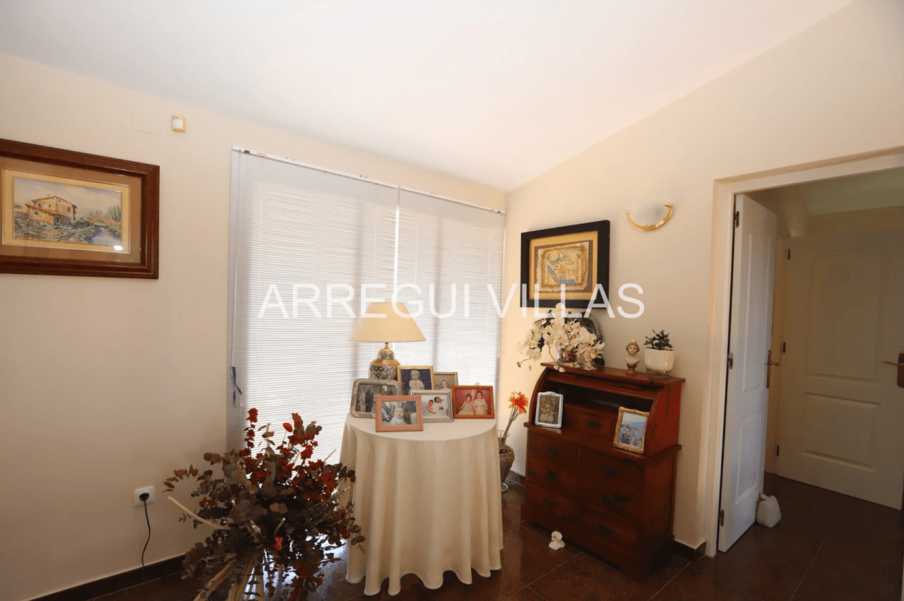 Villa con vistas al mar, piscina privada y amplios espacios en Cumbres del Sol - Benitachell