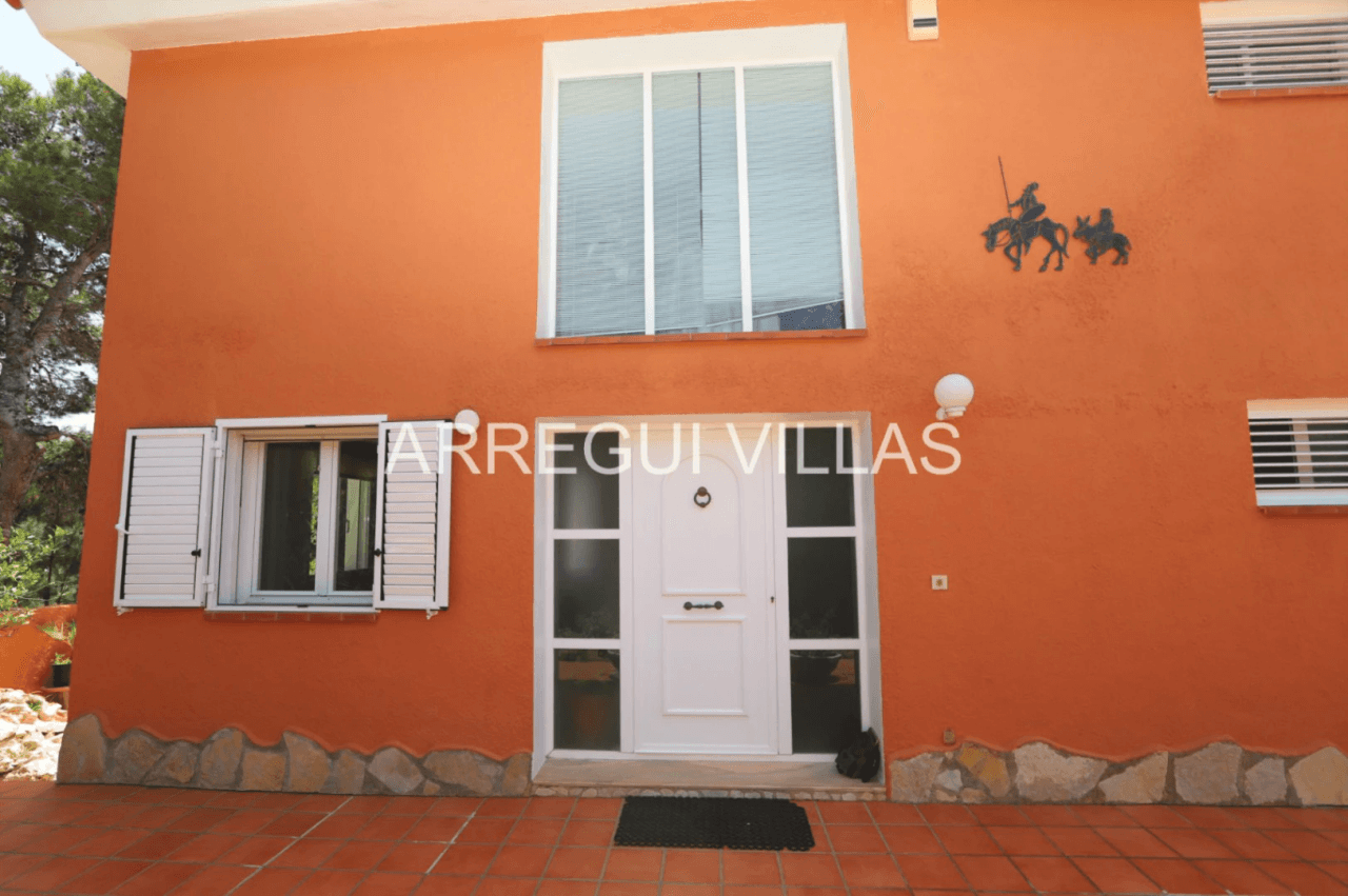 Villa con vistas al mar, piscina privada y amplios espacios en Cumbres del Sol - Benitachell