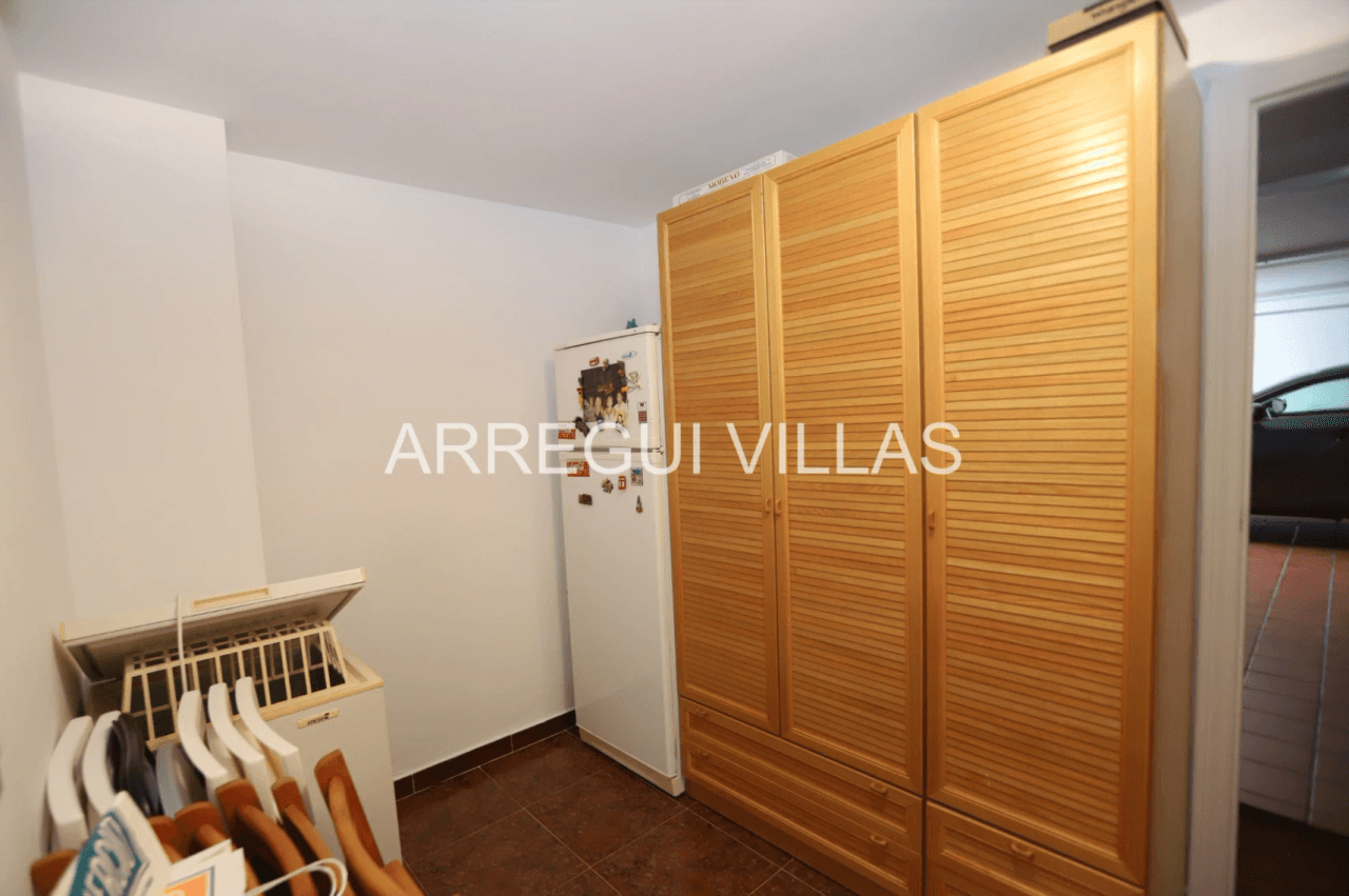 Villa con vistas al mar, piscina privada y amplios espacios en Cumbres del Sol - Benitachell