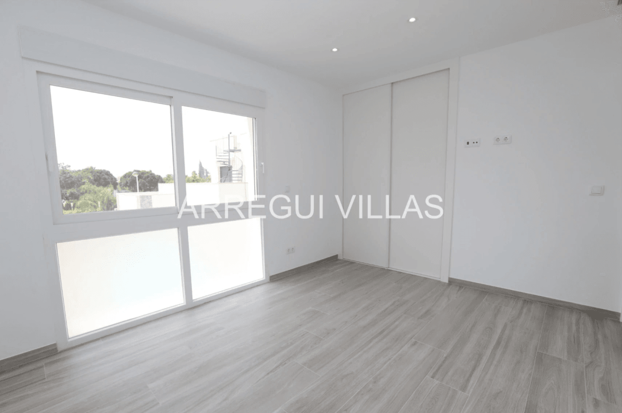Villa de obra nueva en venta en Els Poblets