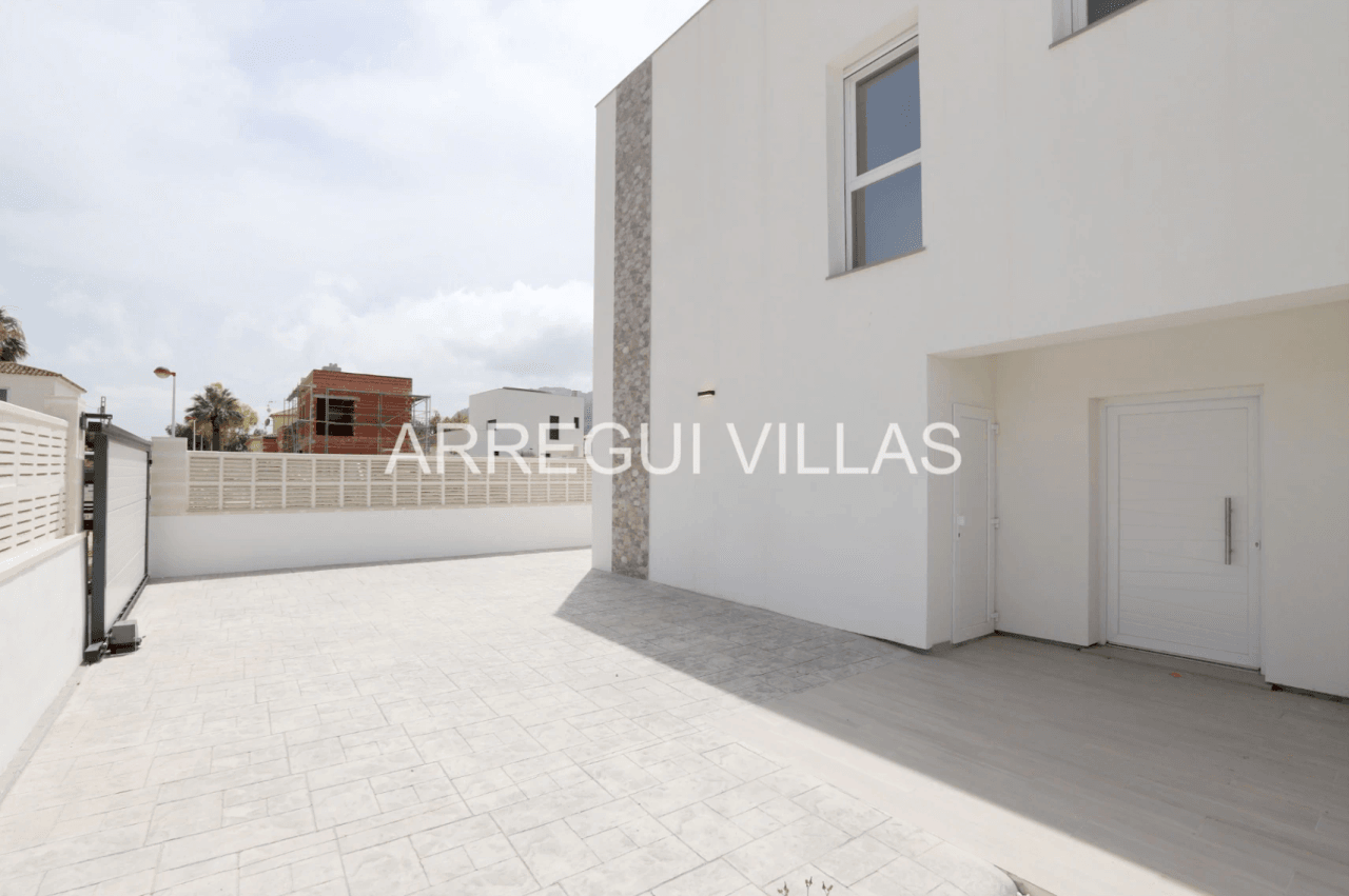 Villa de obra nueva en venta en Els Poblets