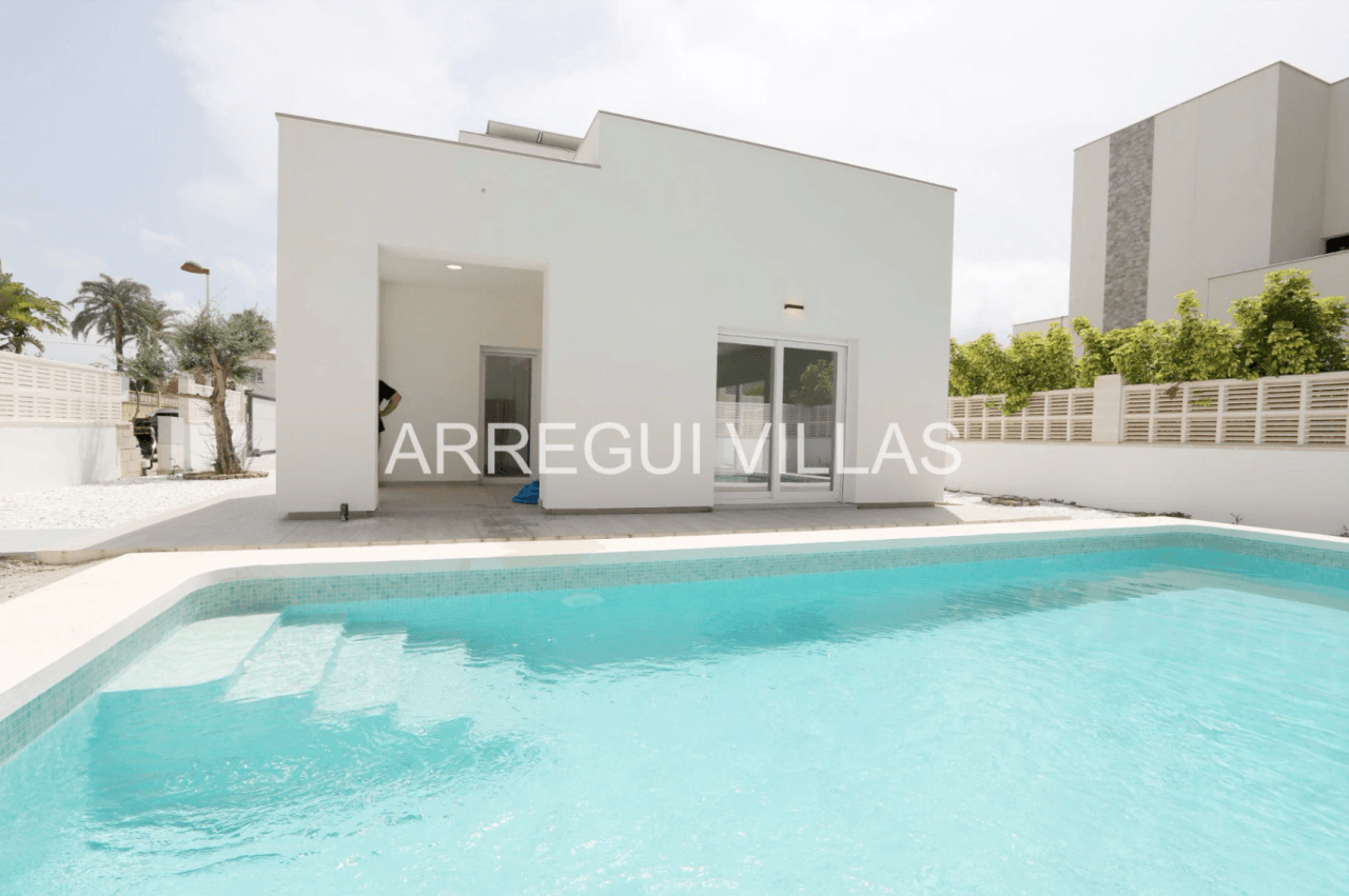 Villa de obra nueva en venta en Els Poblets