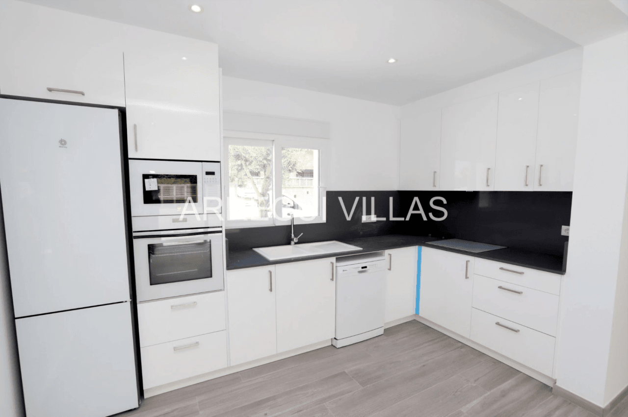 Villa de obra nueva en venta en Els Poblets