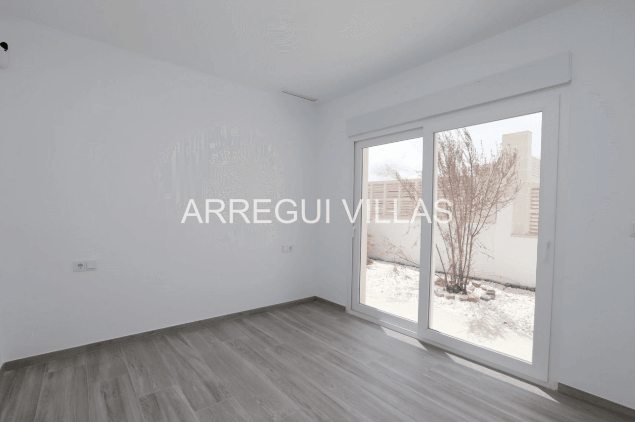 Villa de obra nueva en venta en Els Poblets