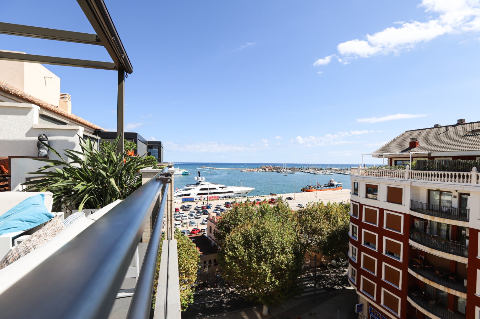 Ático de lujo con vistas al mar en venta en Dénia - Puerto