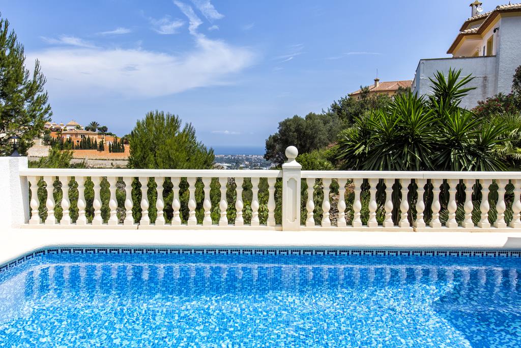Villa con tres apartamentos independientes y licencia de alquiler turístico, Marquesa VI, Dénia
