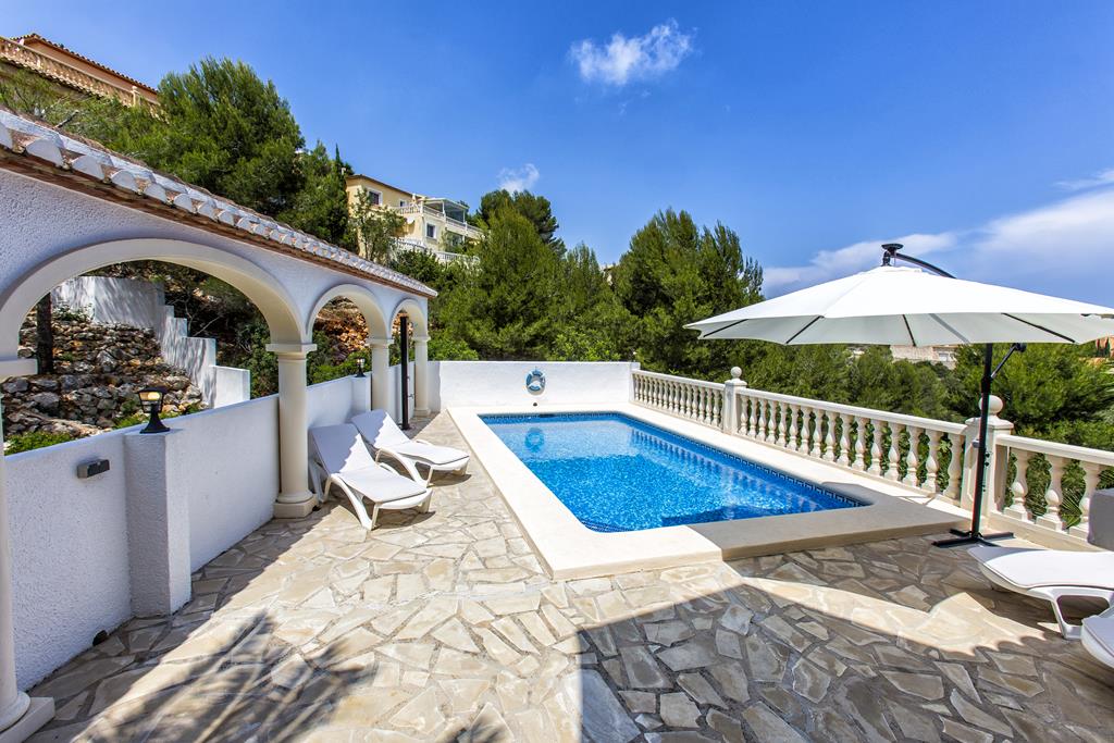 Villa with three independent apartments and tourist rental license, Marquesa VI, Dénia