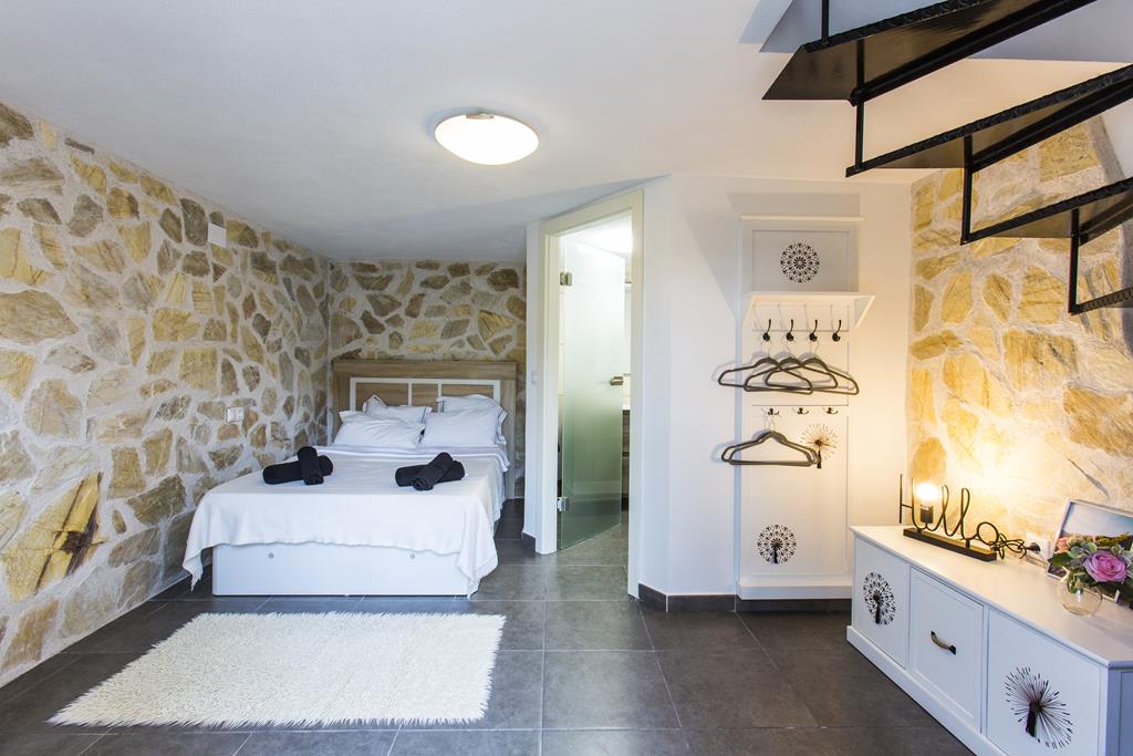 Villa con tres apartamentos independientes y licencia de alquiler turístico, Marquesa VI, Dénia