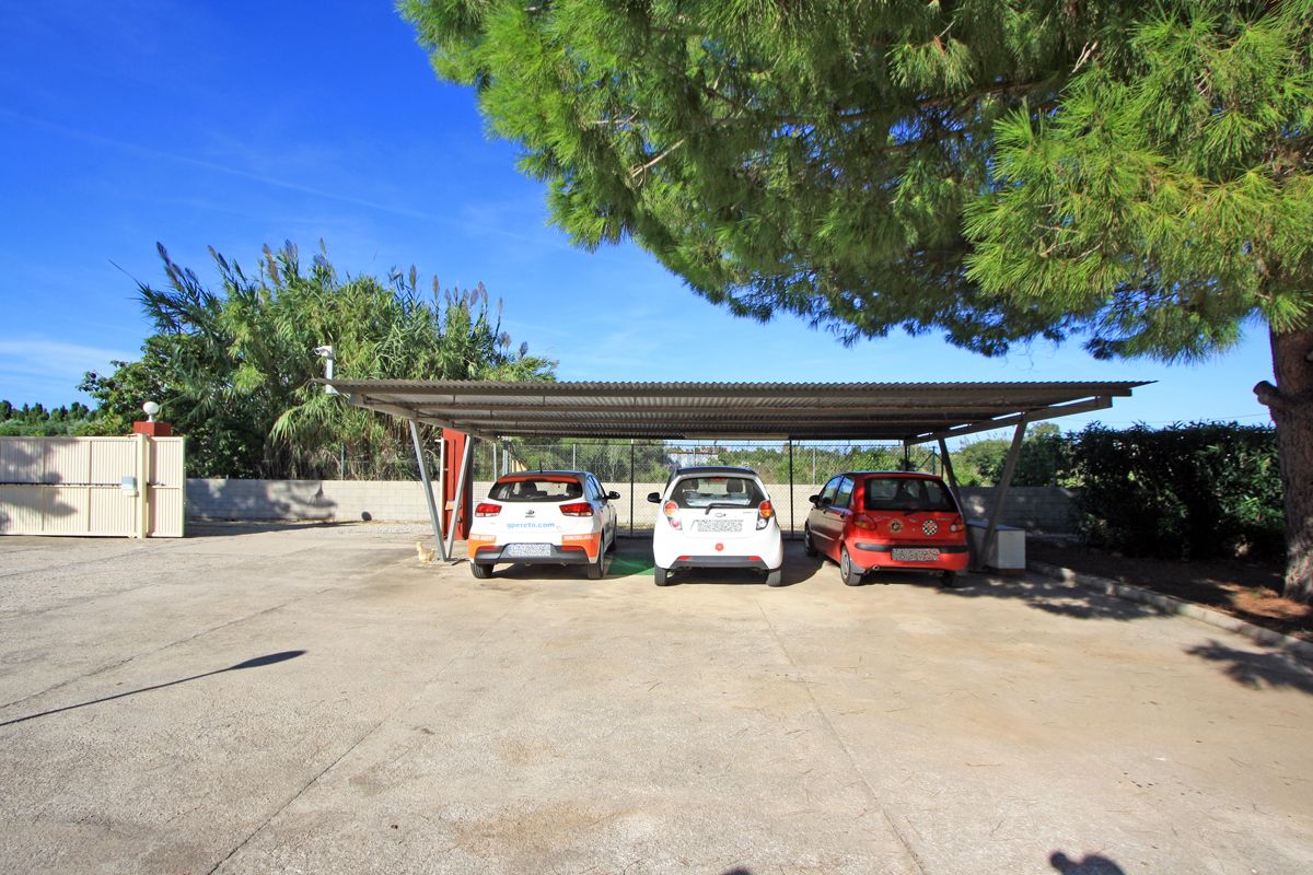 Finca-Villa of 11.310m² only 400 meters from the beach