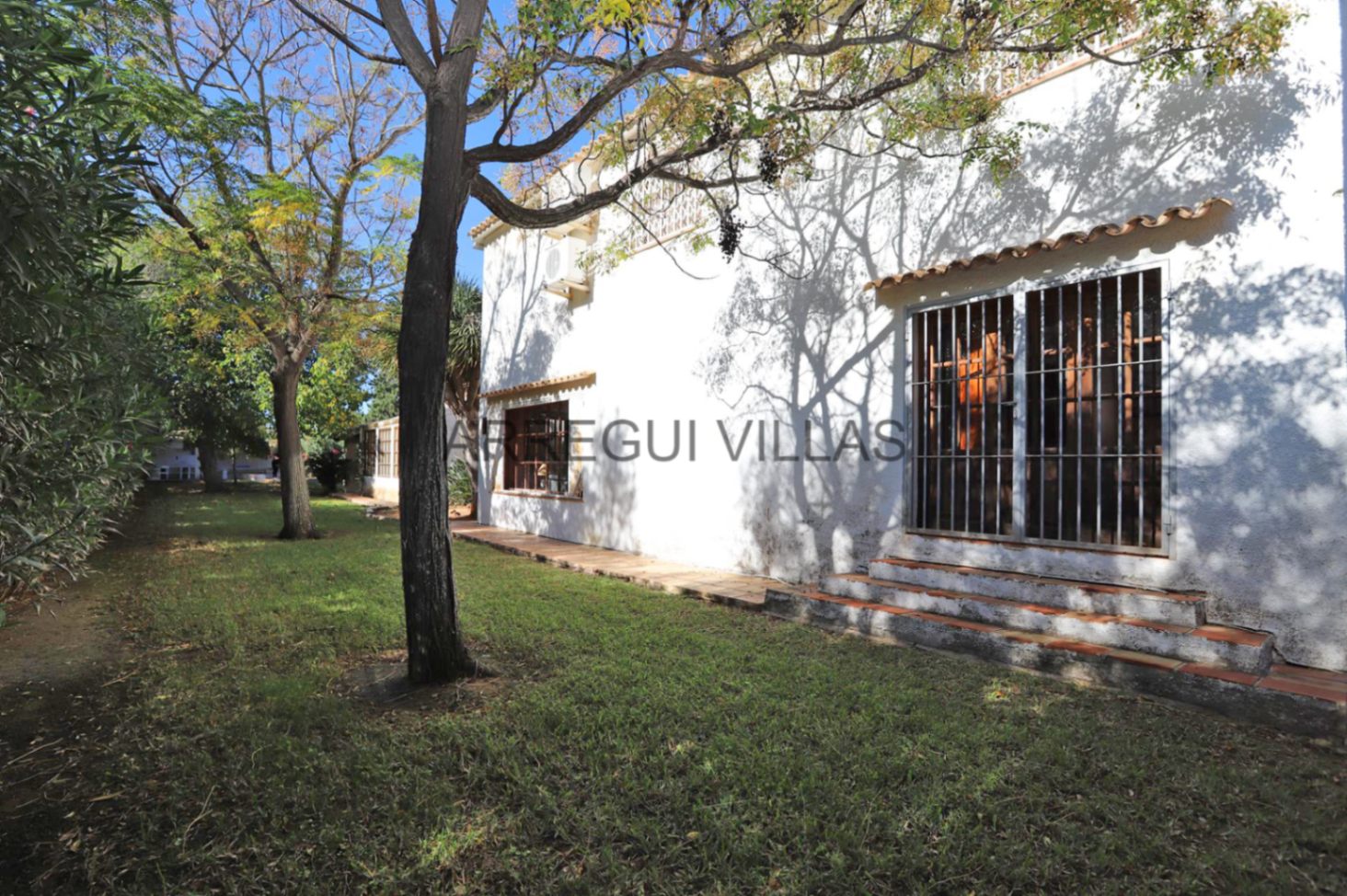 Large villa for sale in Denia, La Pedrera