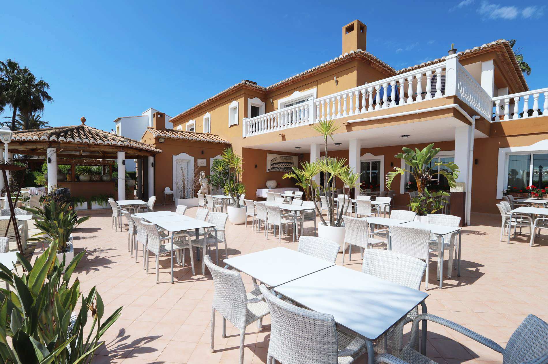 Villa mit Geschäft in Las Marinas