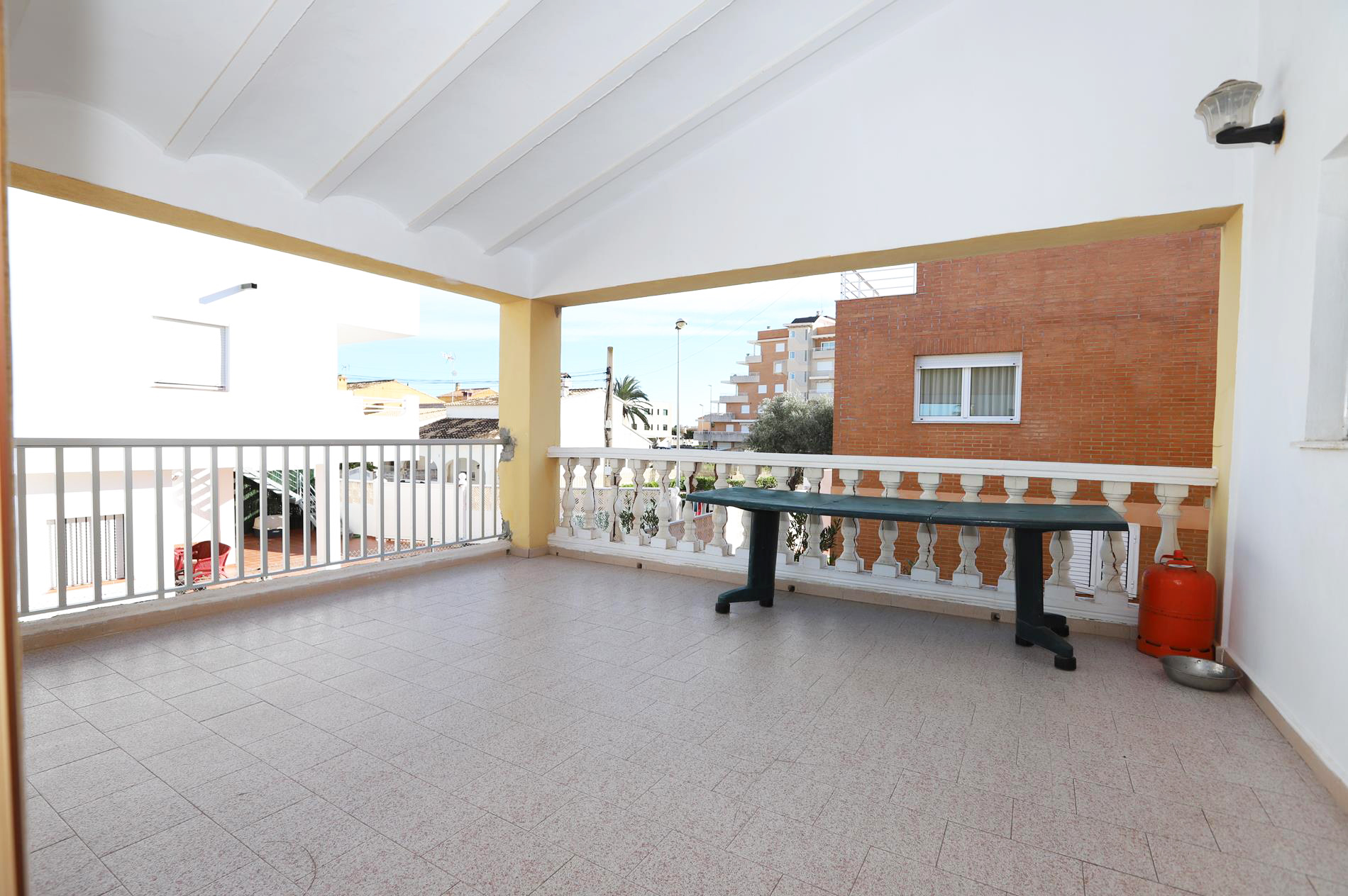 Villa for sale on the beach of Oliva