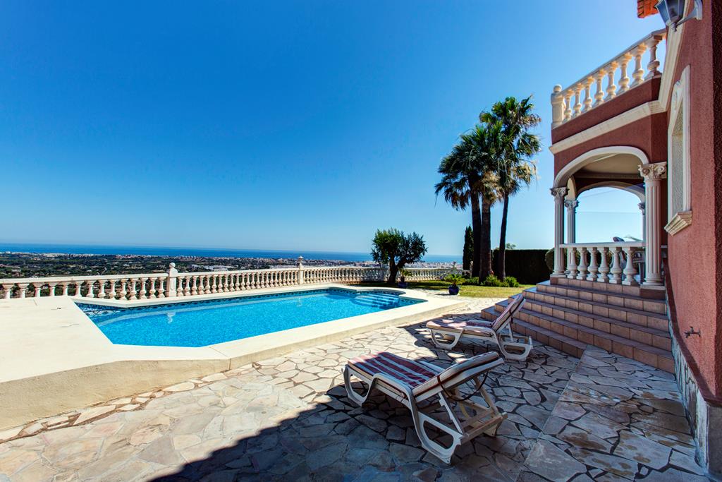 Villa with fascinating views of the sea and the Montgó, Dénia